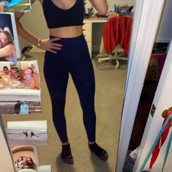 Athleta leggings w pockets!!! - Picture 2 of 3